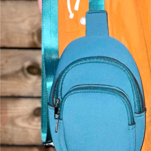 NEW K Carroll Shelly black sling crossbody bag - Picture 8 of 12